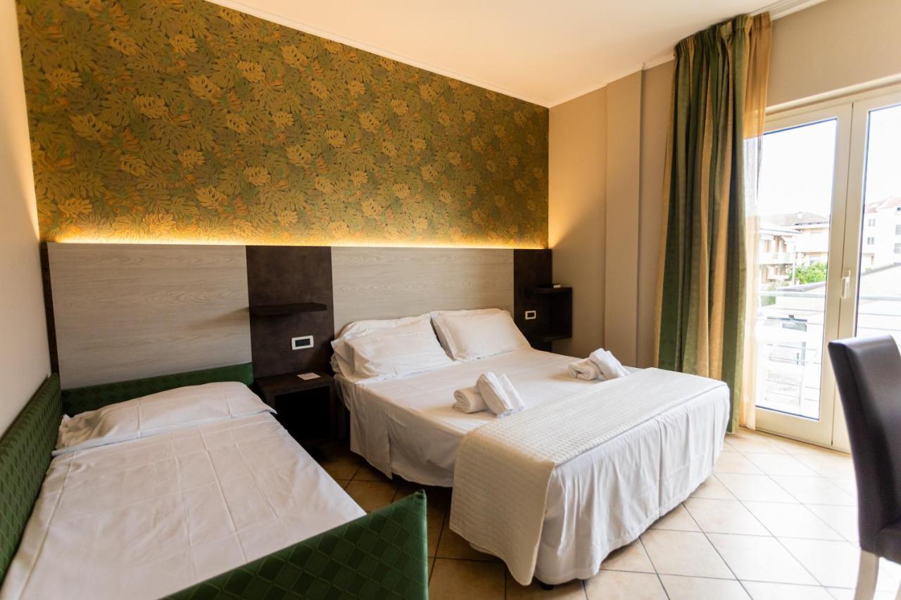 Hotel Prestige Montesilvano Marina Kültér fotó