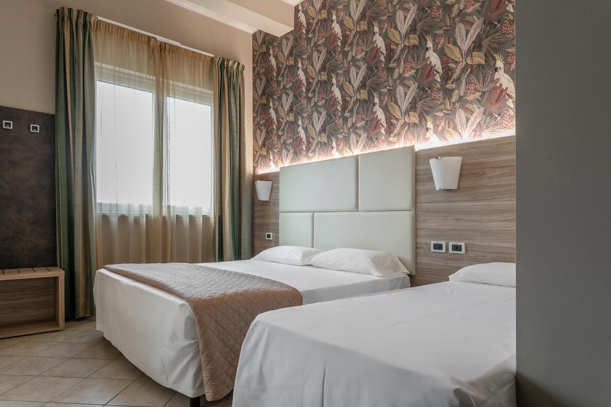 Hotel Prestige Montesilvano Marina Kültér fotó