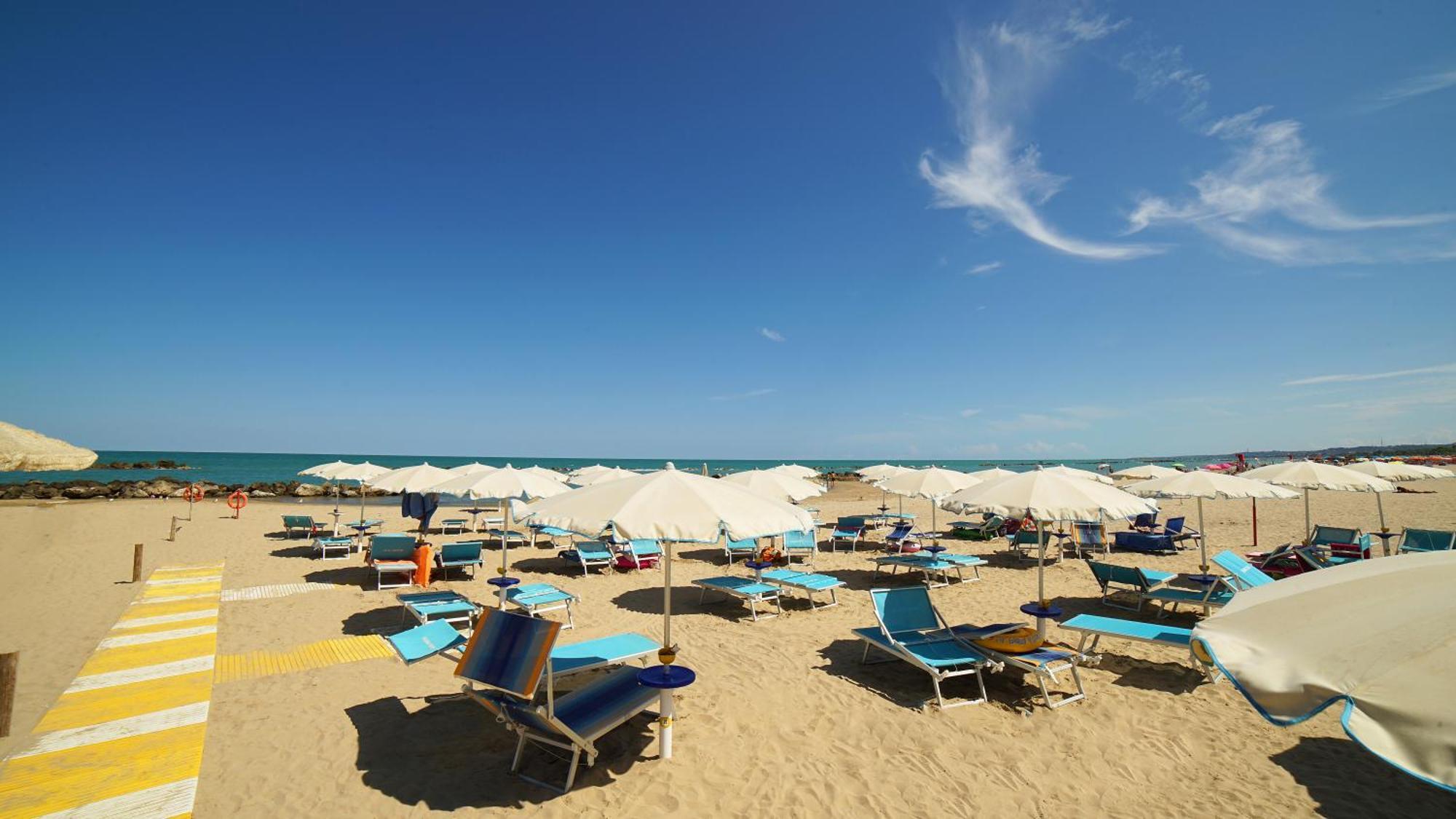 Hotel Prestige Montesilvano Marina Kültér fotó