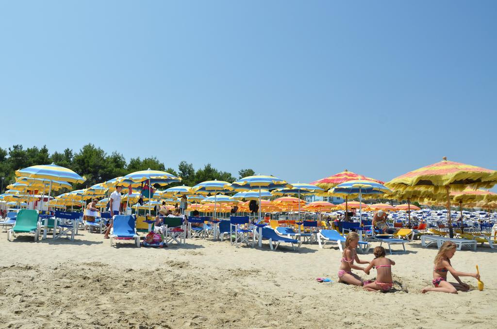 Hotel Prestige Montesilvano Marina Kültér fotó