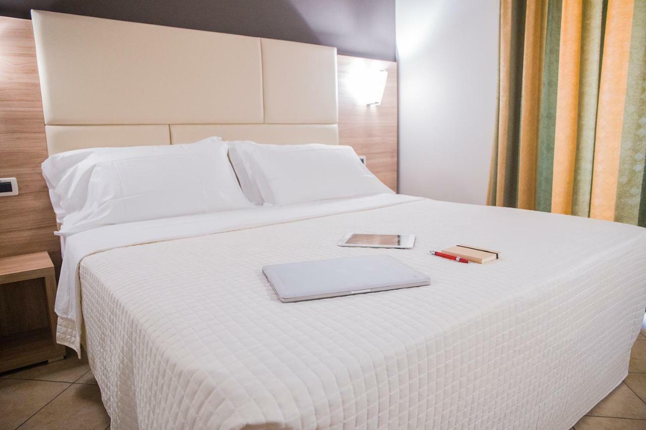 Hotel Prestige Montesilvano Marina Kültér fotó
